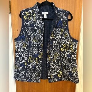 Christopher Banks Women’s REVERSIBLE Quilted Vest-Button Close -Size Large